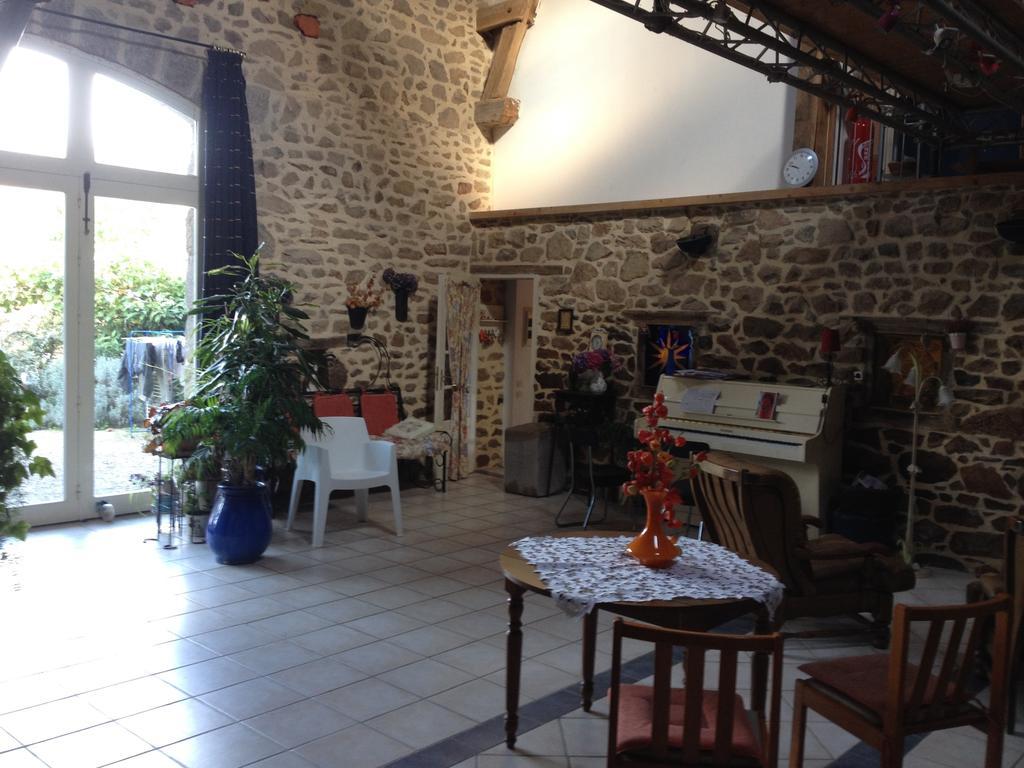 Le Pigeonnier De Quarre Acomodação com café da manhã Exterior foto